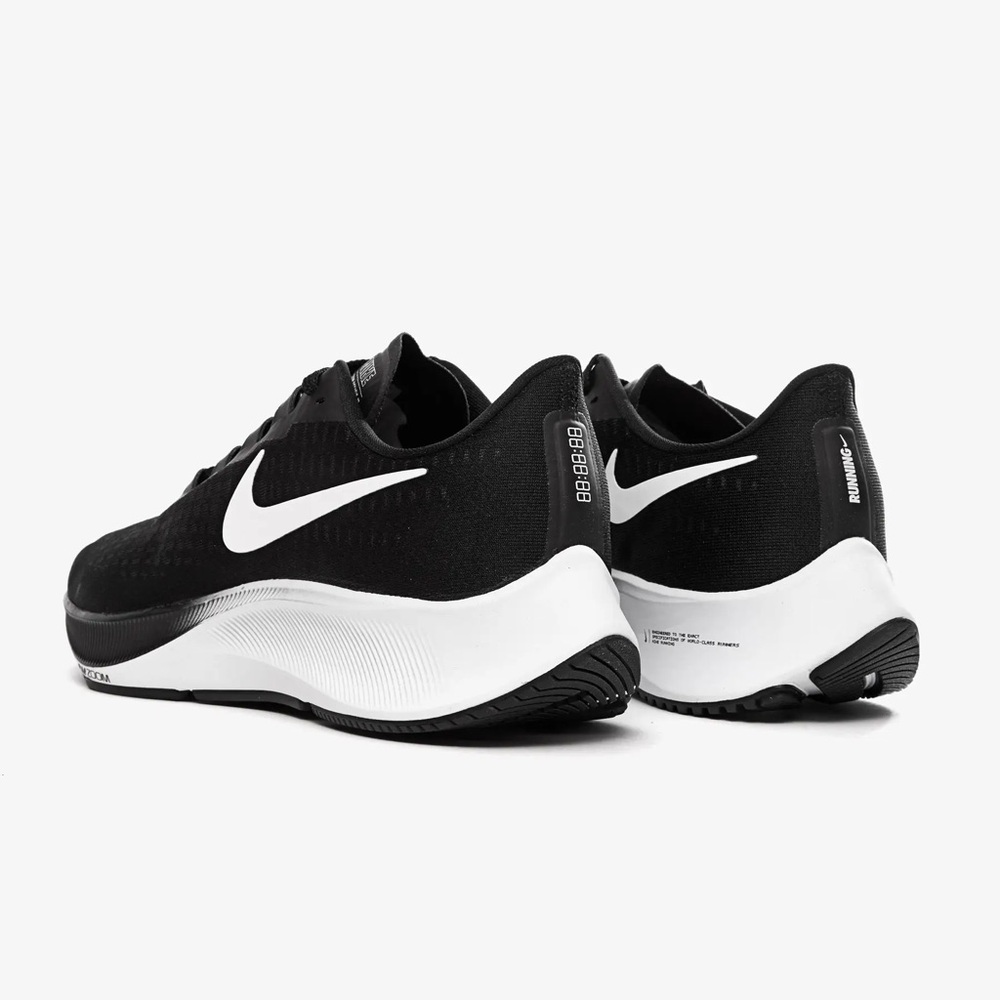 Nike Men's Black and White Running Shoes